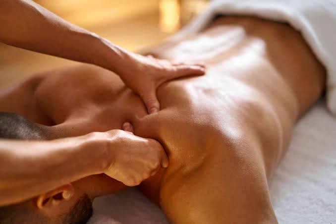 London massage outcall for adults seeking personalized and discreet massage services